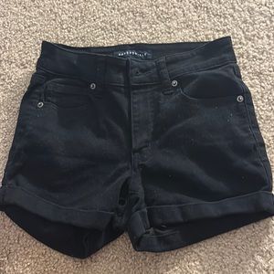 Aeropostale size 00 shorts.